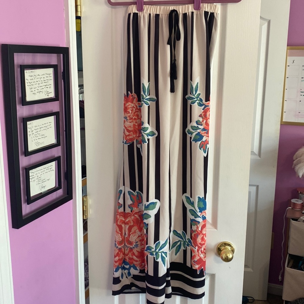 Floral and stripe matching pants and crop top set